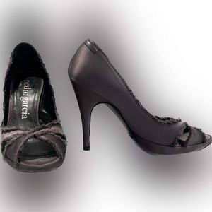 Pedro Gracia Satin Dannie Pumps in Charcoal Gray | Size 8.5/38.5